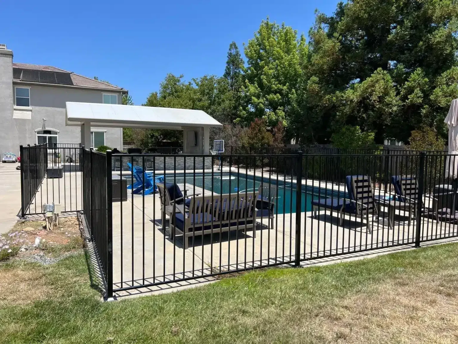4 Ft Black Aluminum Fence | Occoquan, VA - 051