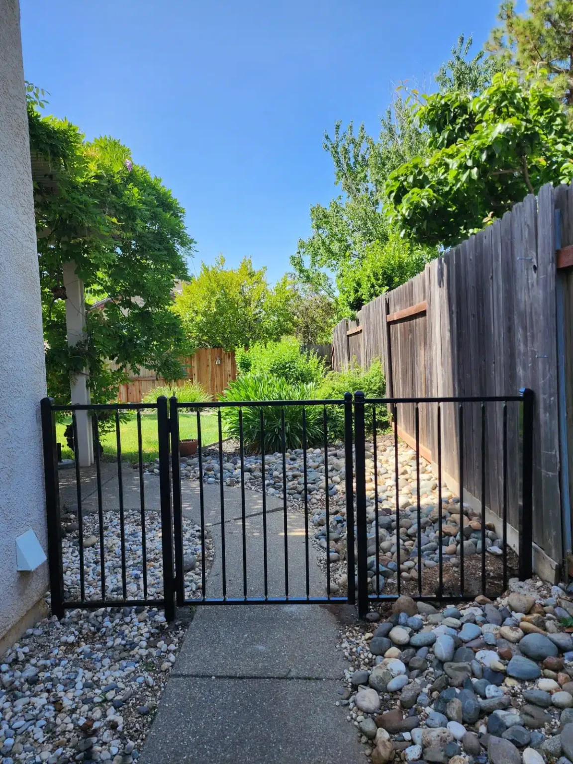 4 Ft Black Aluminum Fence Single Gate | Springfield, VA - 104