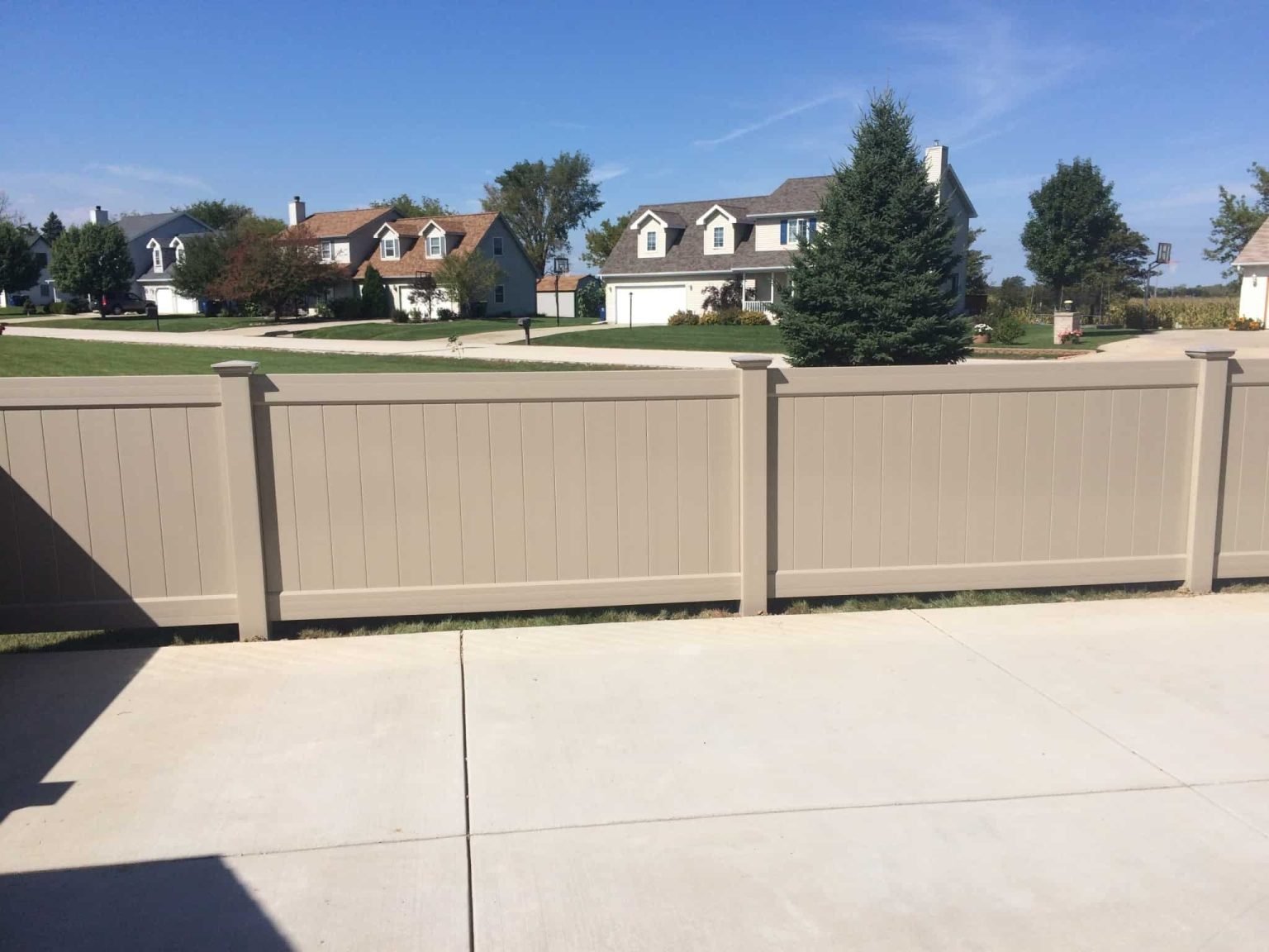 4 Ft Colored Vinyl Fence | Manassas, VA - 001