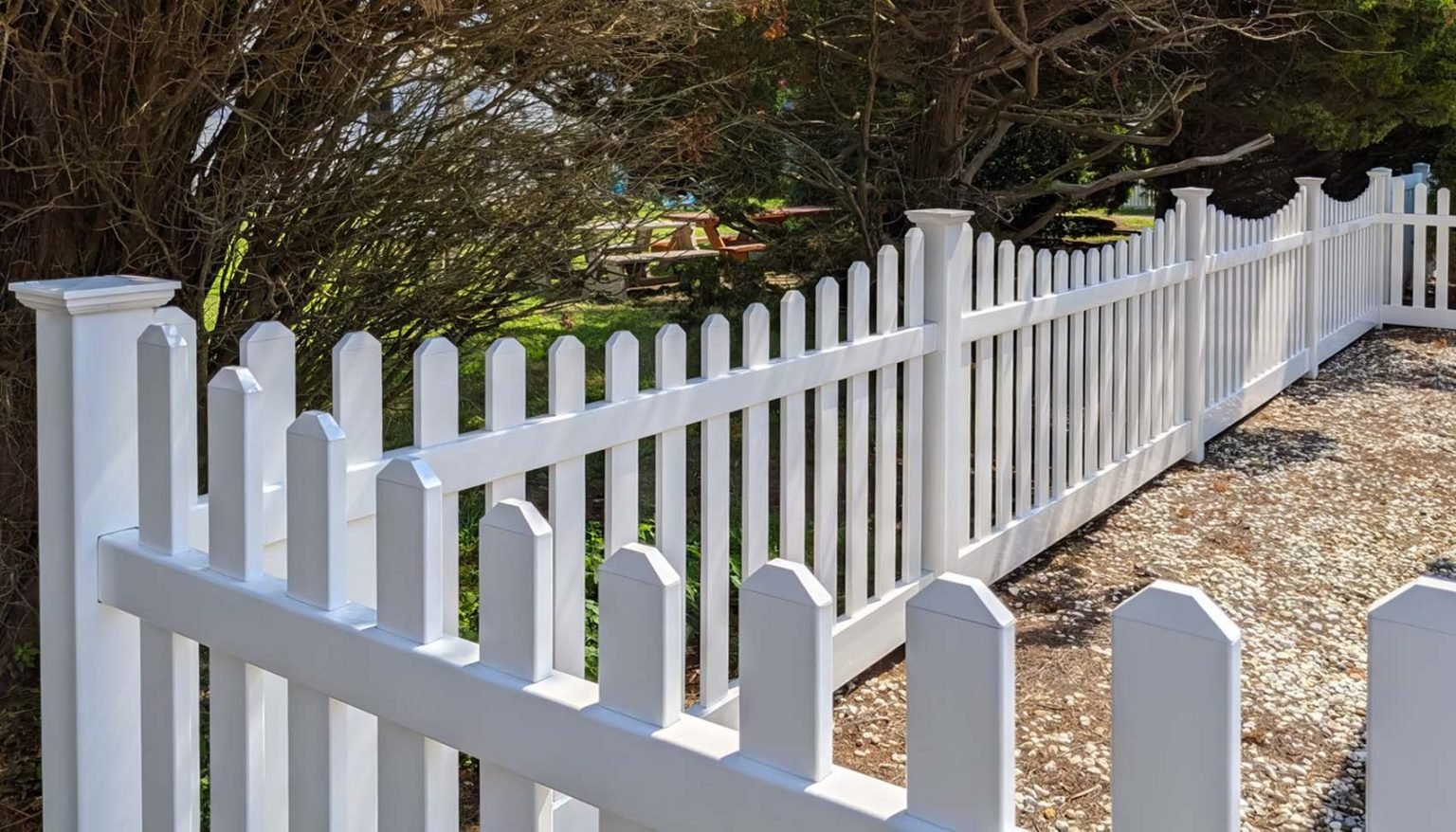 4 Ft White Vinyl Picket Fence with Dip | Lorton, VA - 022