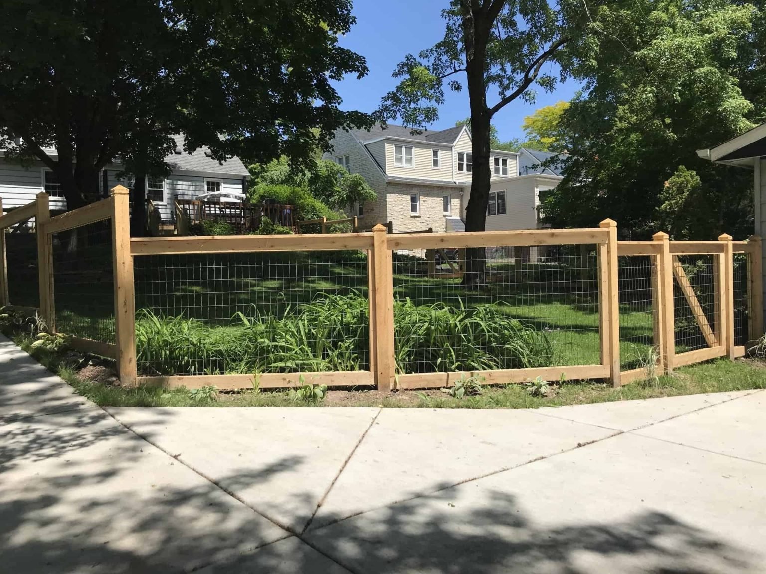 4 Ft Wood Frame Wire Fence | Herndon, VA - 014