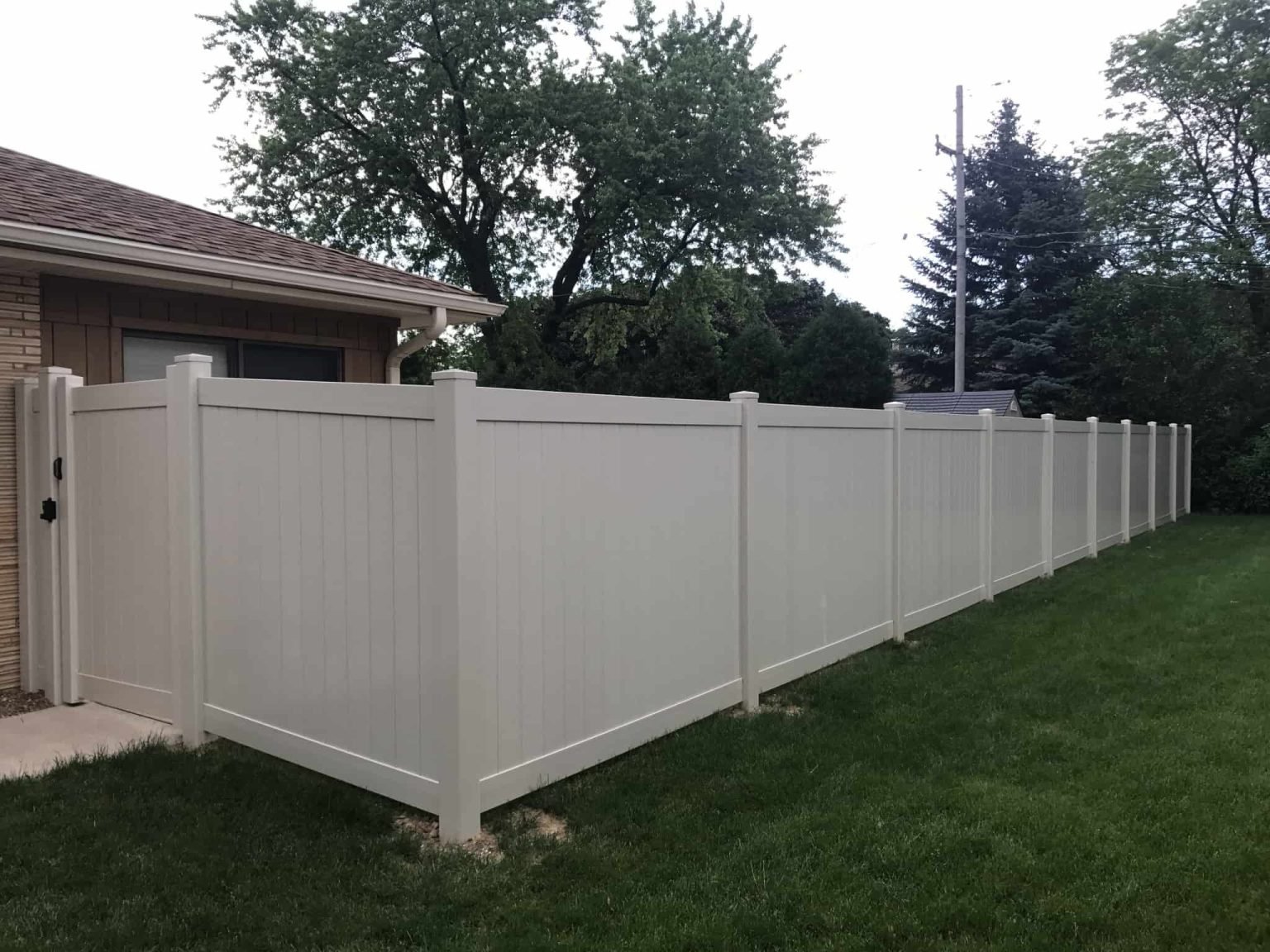 6 Ft White Vinyl Privacy Fence | Mclean, VA - 057