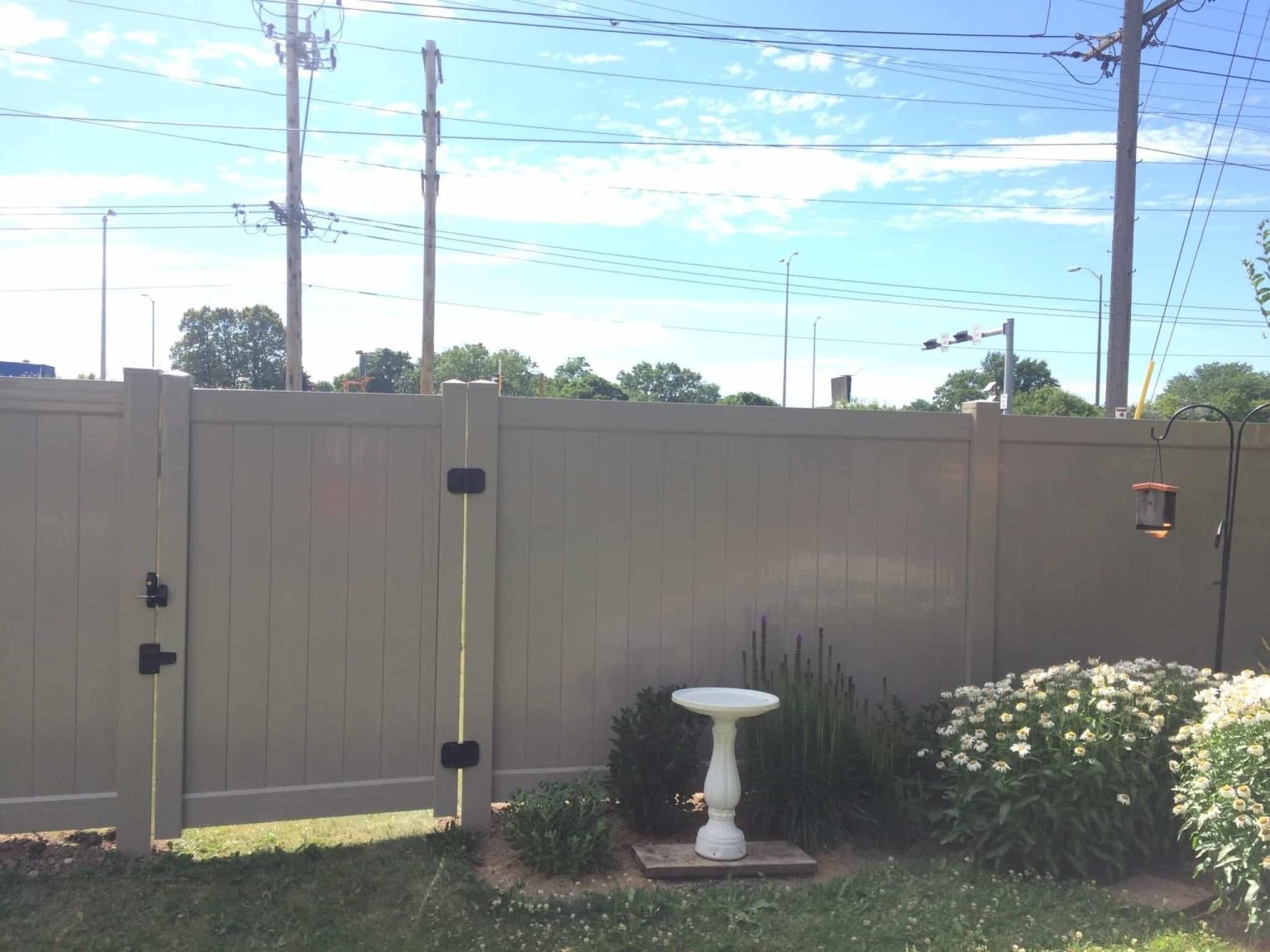 6 Ft White Vinyl Privacy Fence Single Gate | Herndon, VA - 059