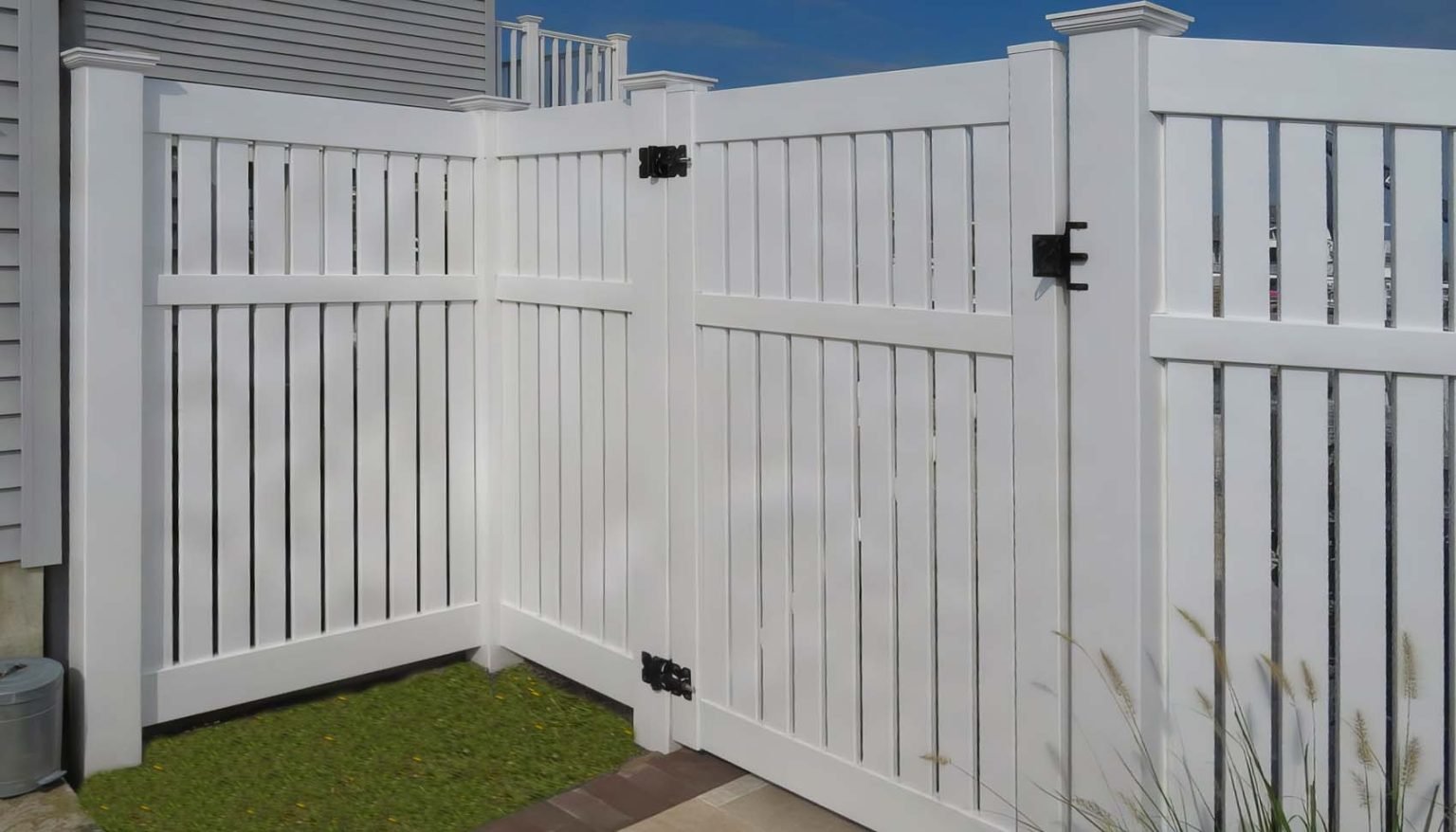 6 Ft White Vinyl Semi Privacy Fence Single Gate | Chantilly, VA - 077