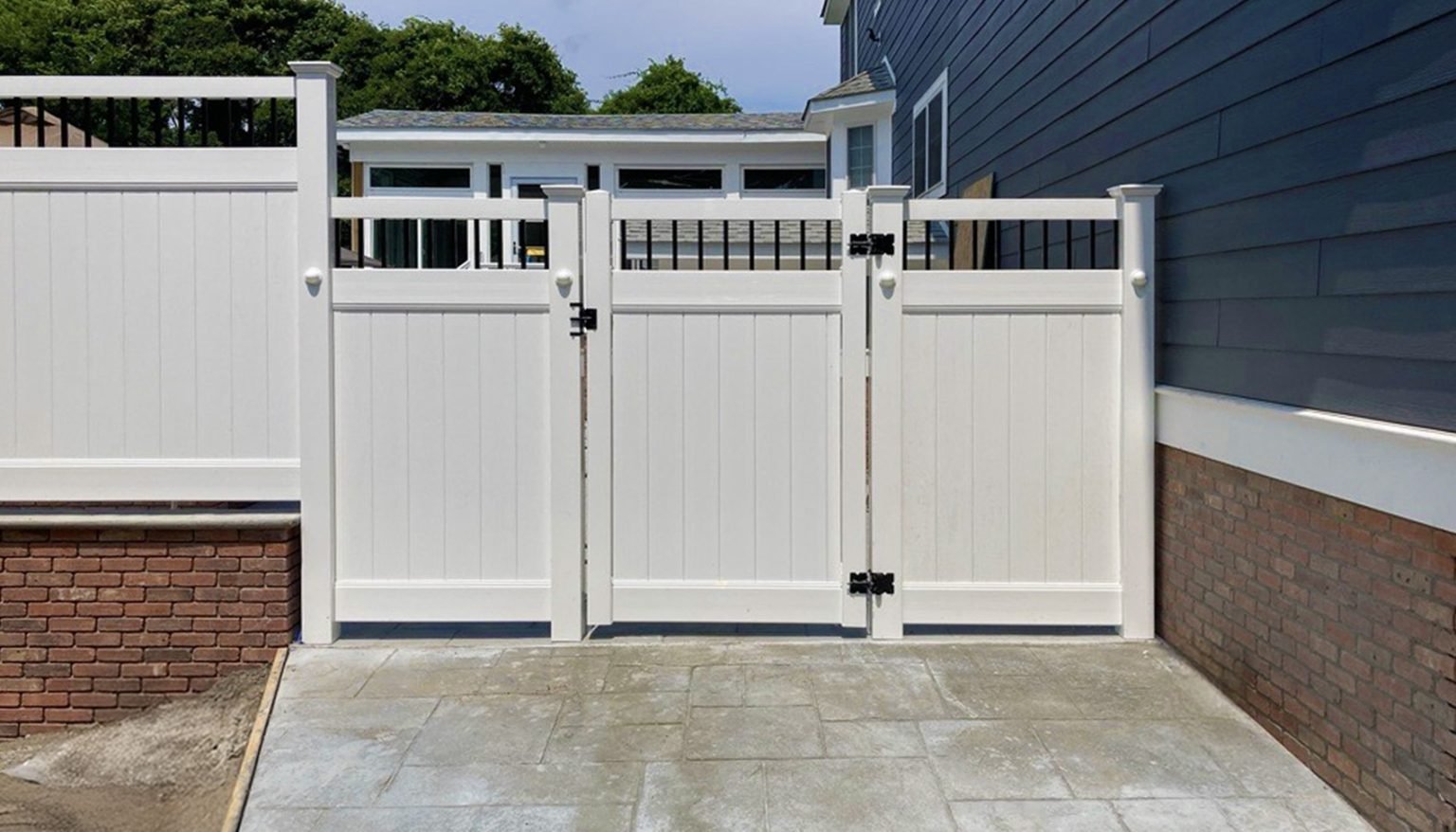 6 Ft White Vinyl Semi Privacy Fence Single Gate | Purcellville, VA - 080