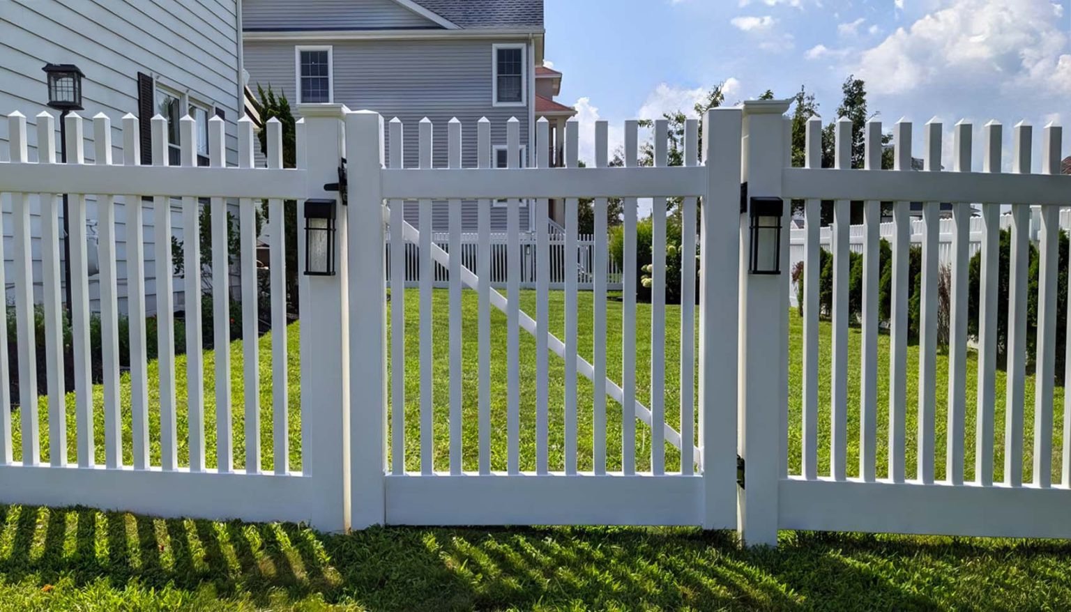 4 Ft White Vinyl Picket Fence Single Gate | Occoquan, VA - 015